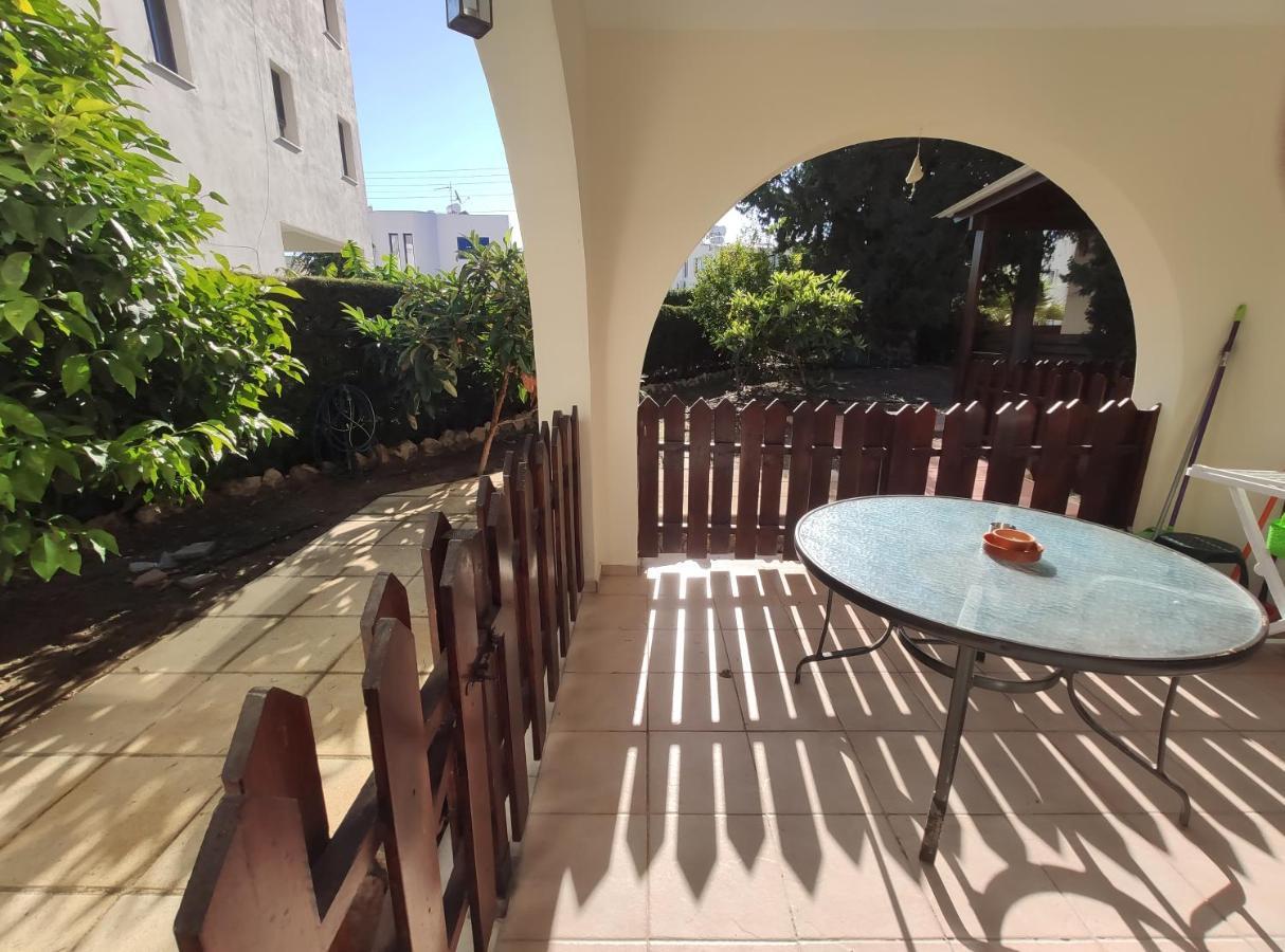 Abitare Cosy Apartment Paphos Bagian luar foto