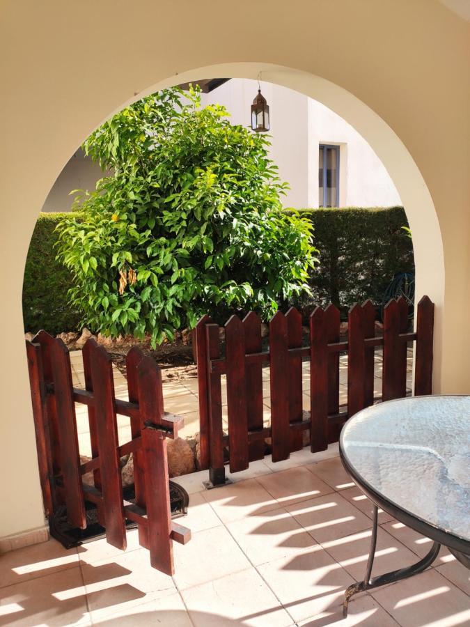 Abitare Cosy Apartment Paphos Bagian luar foto