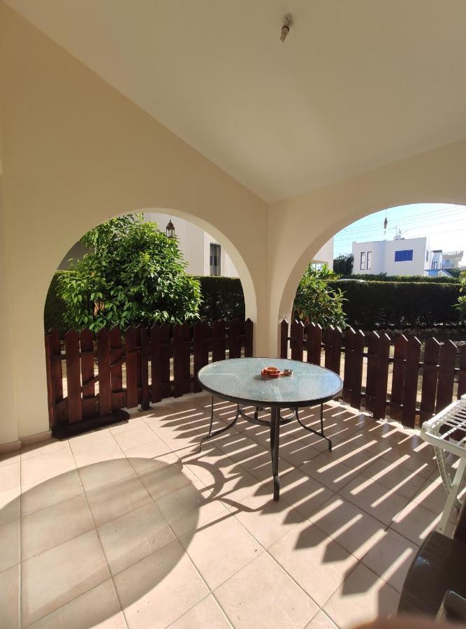 Abitare Cosy Apartment Paphos Bagian luar foto