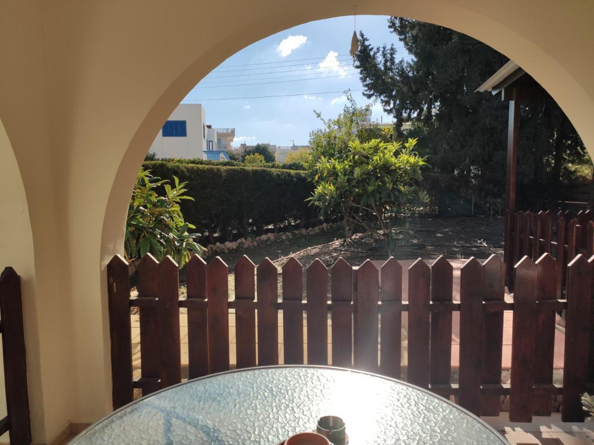 Abitare Cosy Apartment Paphos Bagian luar foto