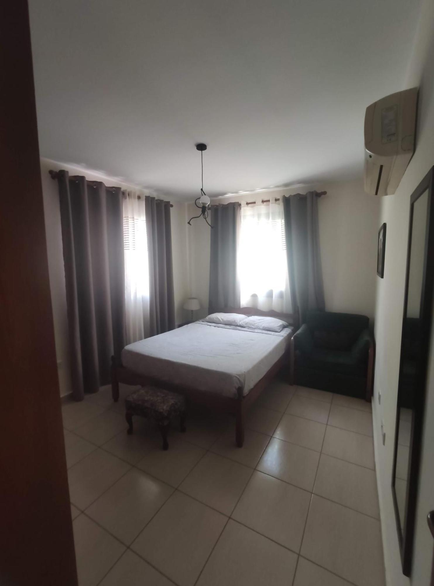 Abitare Cosy Apartment Paphos Bagian luar foto