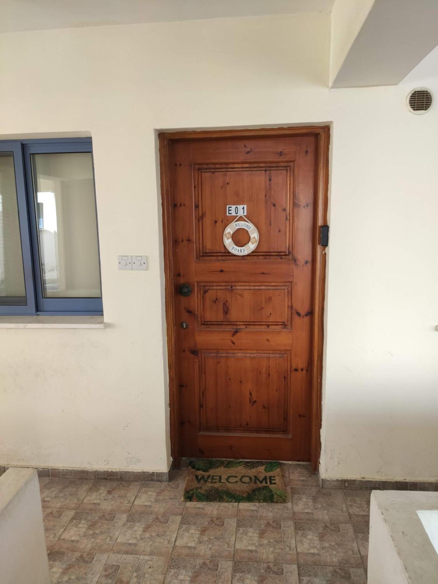 Abitare Cosy Apartment Paphos Bagian luar foto