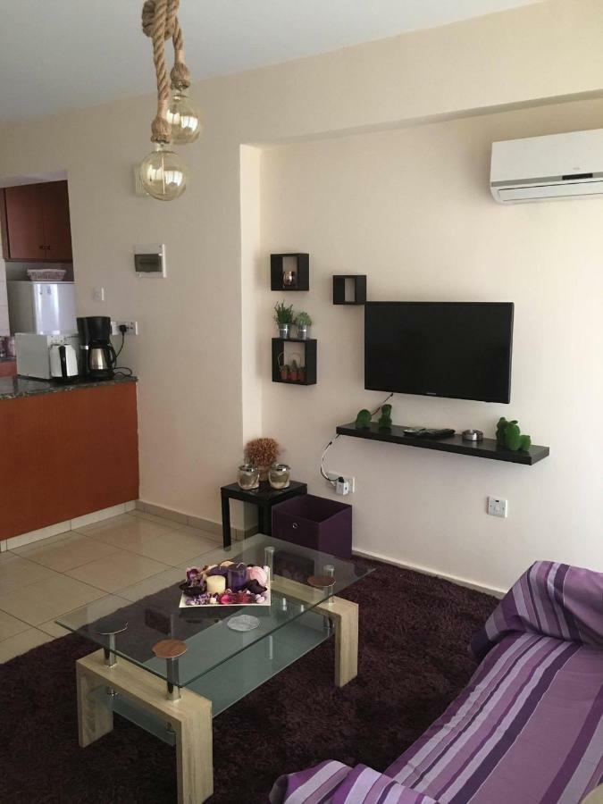 Abitare Cosy Apartment Paphos Bagian luar foto