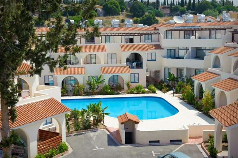 Abitare Cosy Apartment Paphos Bagian luar foto