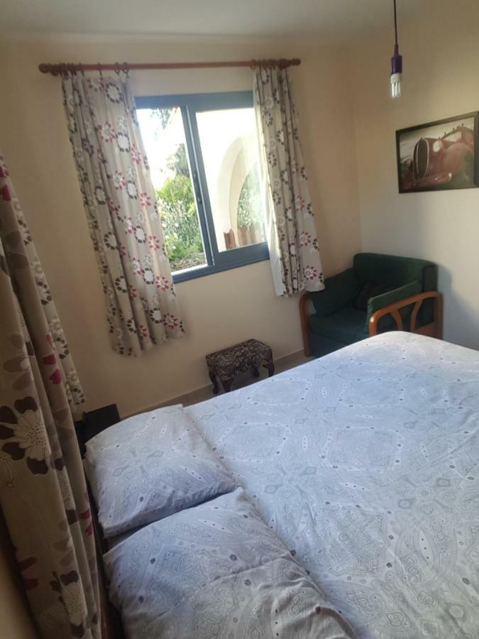 Abitare Cosy Apartment Paphos Bagian luar foto